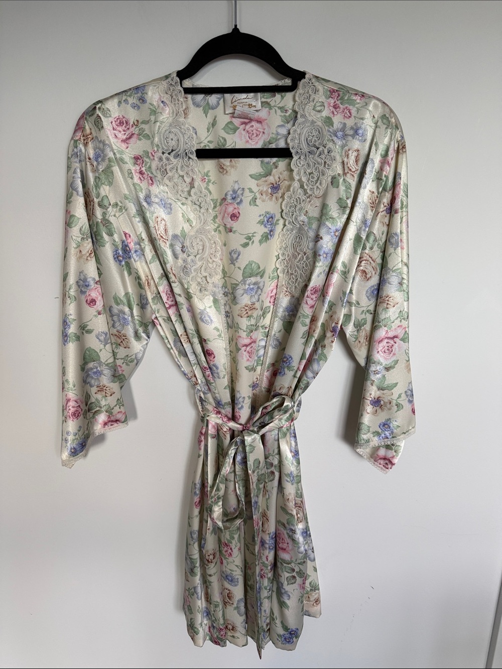 VTG Linda for the Bay Floral Satin Robe One Size